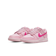 Carica l&#39;immagine nel visualizzatore di Gallery, Nike Dunk Low Triple Pink DH9765-600
