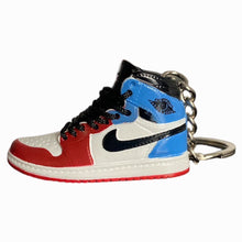 Carica l&#39;immagine nel visualizzatore di Gallery, Portachiavi Jordan 1 High Fearless
