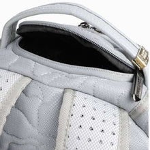 Carica l&#39;immagine nel visualizzatore di Gallery, Sprayground Zaino Quilted Northern DLXVF backpack grigio
