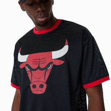 Carica l&#39;immagine nel visualizzatore di Gallery, New Era t-shirt traforata Chicago Bulls oversize 60357112
