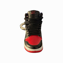 Carica l&#39;immagine nel visualizzatore di Gallery, Portachiavi Jordan 1 Retro High Black Toe
