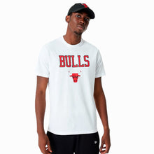 Carica l&#39;immagine nel visualizzatore di Gallery, New Era t-shirt bianca Chicago Bulls basic logo 60357046
