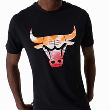 Carica l&#39;immagine nel visualizzatore di Gallery, New Era t-shirt nero Chicago Bulls logo nuvole 60357106
