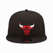 Carica l&#39;immagine nel visualizzatore di Gallery, New Era cappellino 9FIFTY Chicago Bulls nero
