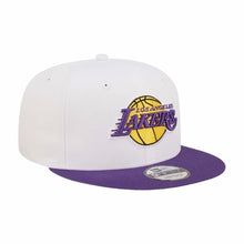 Carica l&#39;immagine nel visualizzatore di Gallery, New Era cappellino 9FIFTY Lakers viola e bianco
