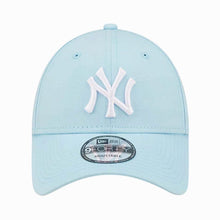 Carica l&#39;immagine nel visualizzatore di Gallery, New Era cappellino 9FORTY NY Yankees azzurro/bianco
