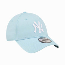 Carica l&#39;immagine nel visualizzatore di Gallery, New Era cappellino 9FORTY NY Yankees azzurro/bianco
