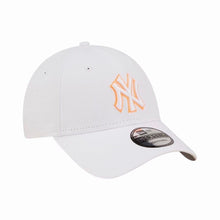 Carica l&#39;immagine nel visualizzatore di Gallery, New Era cappellino 9FORTY NY Yankees bianco/arancio
