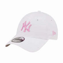 Carica l&#39;immagine nel visualizzatore di Gallery, New Era cappellino 9FORTY NY Yankees bianco/rosa
