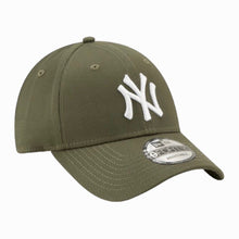 Carica l&#39;immagine nel visualizzatore di Gallery, New Era cappellino 9FORTY NY Yankees verde/bianco
