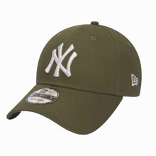 Carica l&#39;immagine nel visualizzatore di Gallery, New Era cappellino 9FORTY NY Yankees verde/bianco
