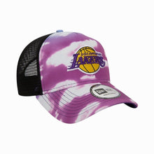 Carica l&#39;immagine nel visualizzatore di Gallery, New Era cappellino Trucker Lakers &quot;nuvole&quot;
